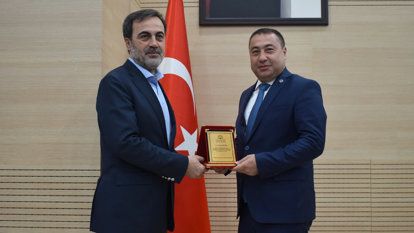 KTO Başkanı Öztürk, konferansta öğrencilerle buluştu 